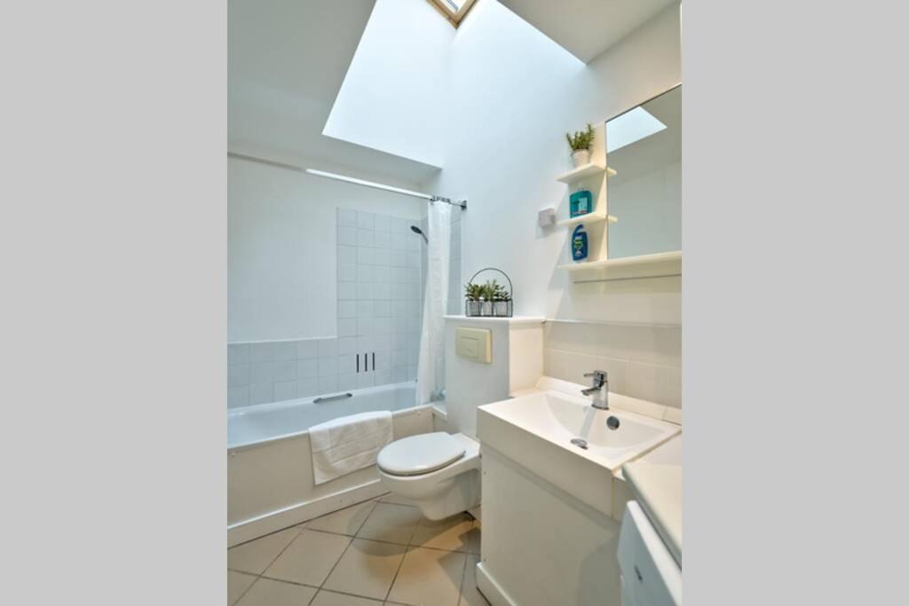Ironbridge Townhouse With Roof Terrace And Parking Villa Buitenkant foto